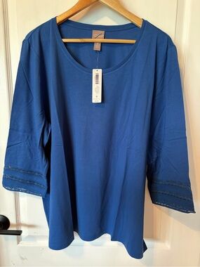 Chicos  Women's Royal Blue Scoop Neck 3/4 Sleeve Tee with Lace Trim